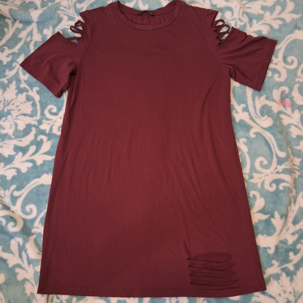 SHEIN Burgundy Cut-Out Sleeve Tee